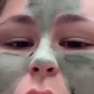 Meet your Posher, Lia